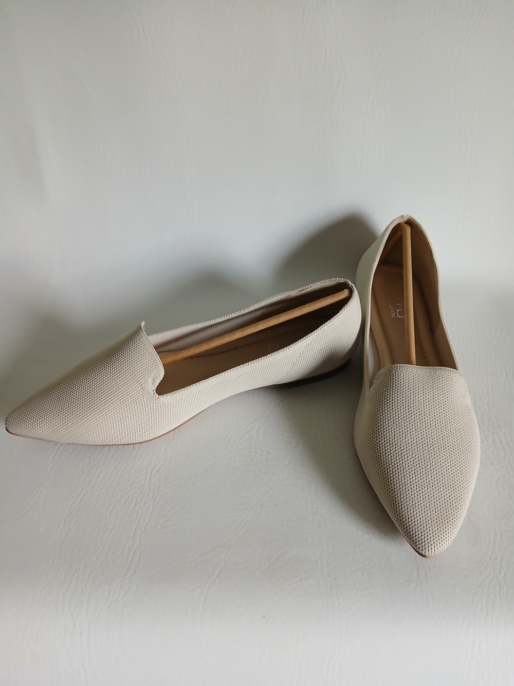 Musshole Pointed Toe Flats Loafer Style in Beige Elasticsized Fabric Sz10M